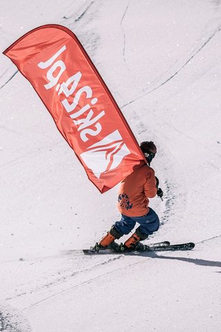 Banderas publicitarias tipo WINDER personalizadas