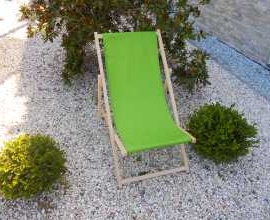 Tumbonas verdes de primavera